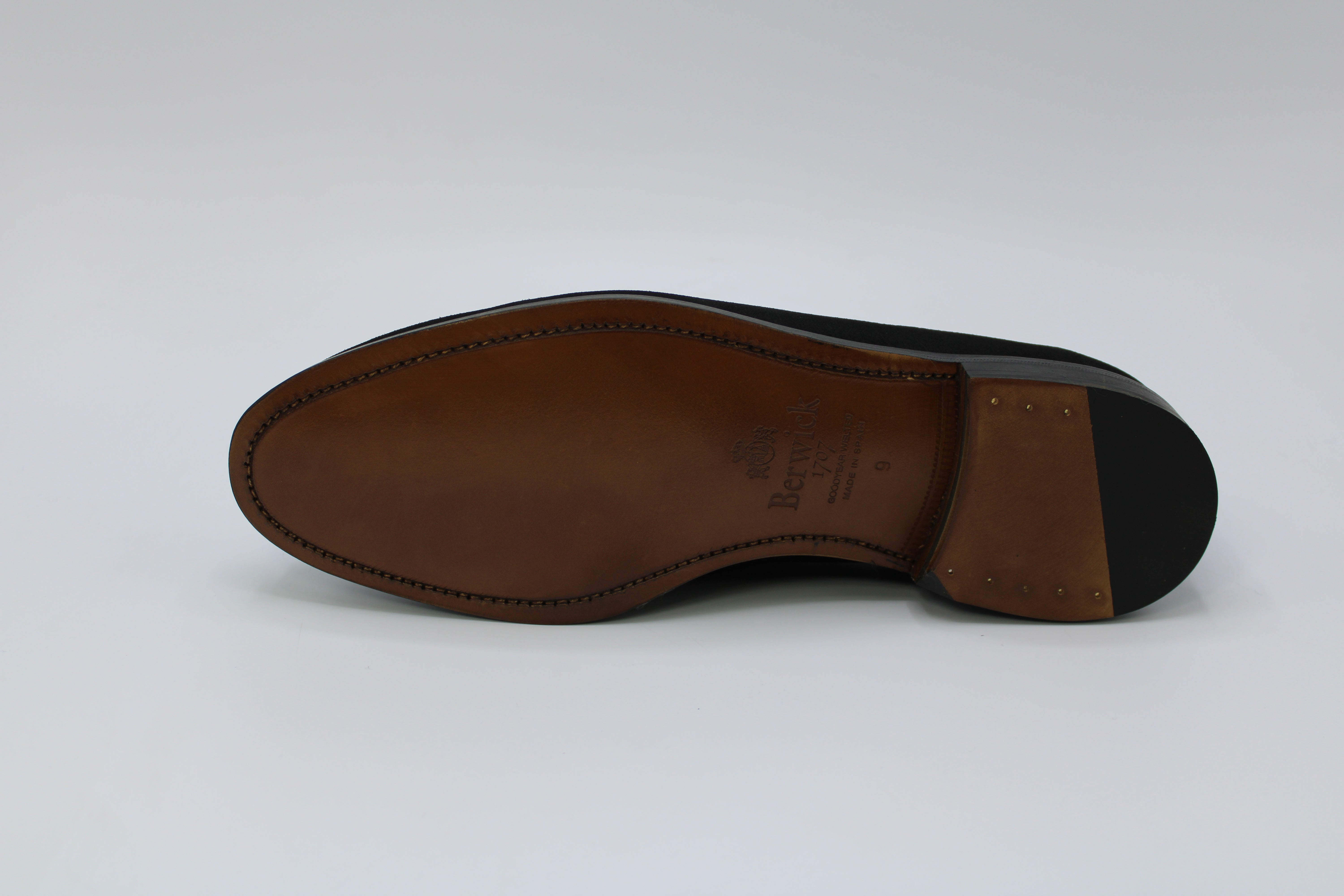 Berwick 9628 Black Suede