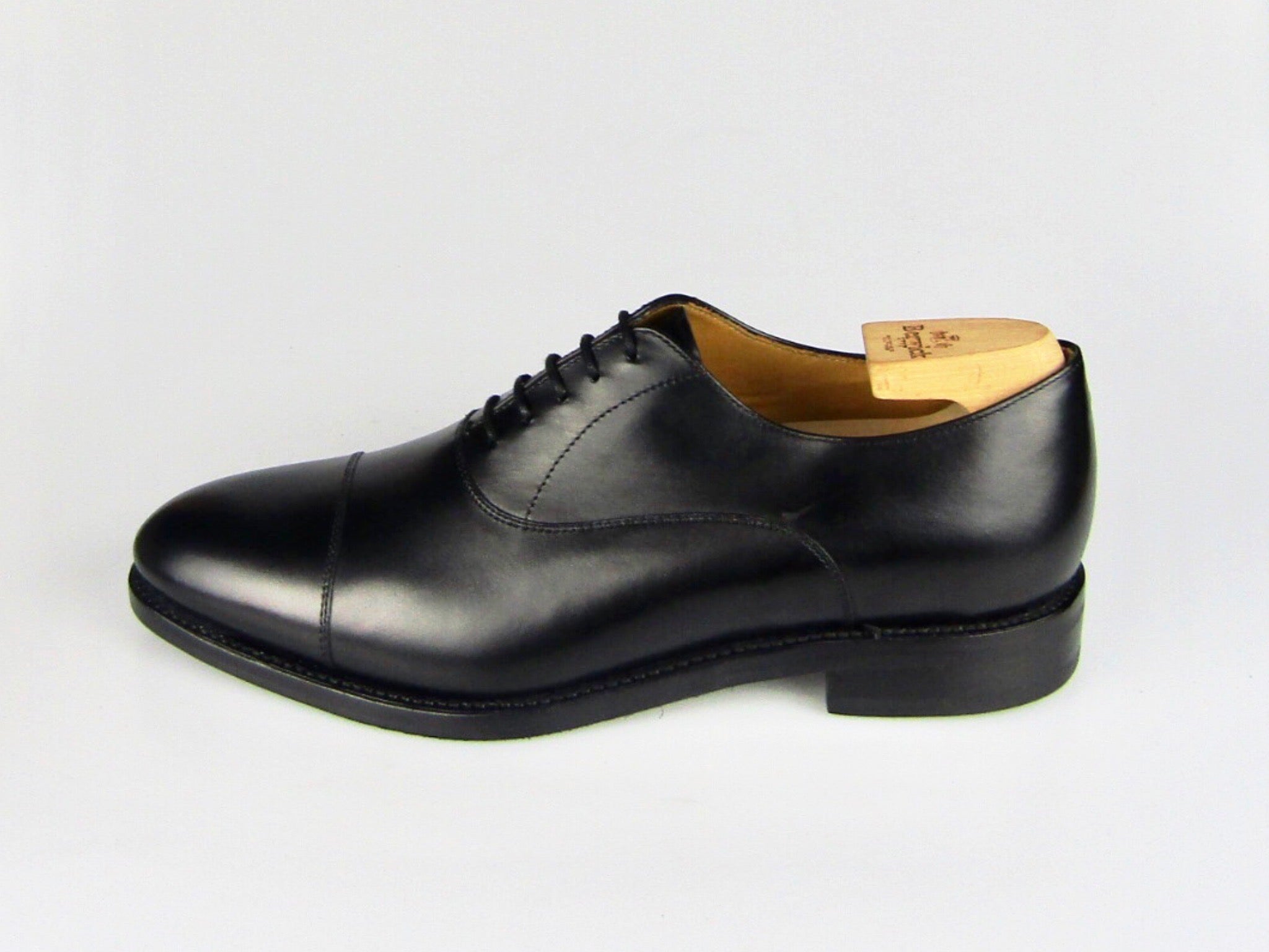 Berwick 4311 Black Calf Size 9.5 – Discount Shoe Sales Limited