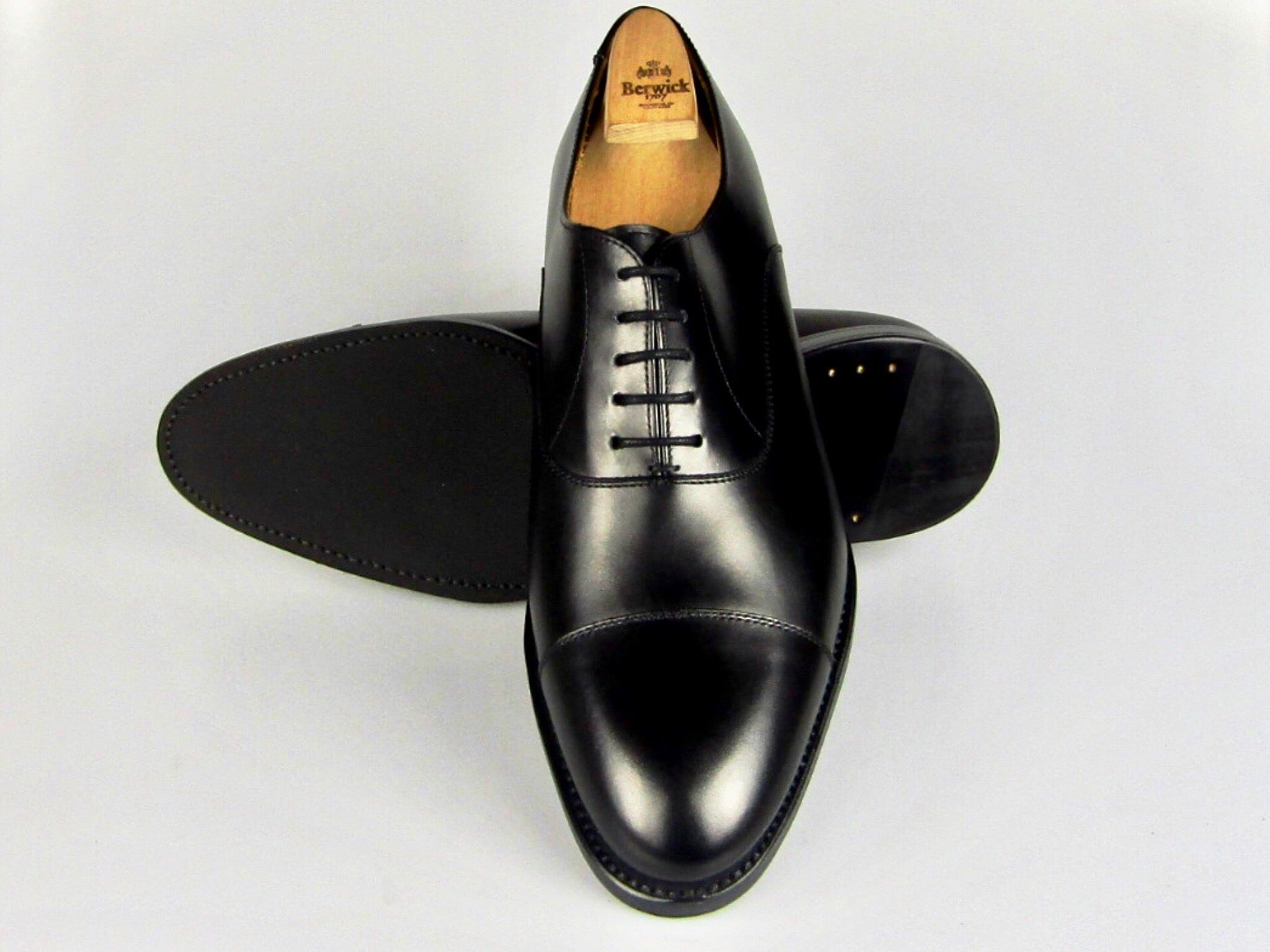 Berwick 4311 Black Calf Size 9.5 – Discount Shoe Sales Limited