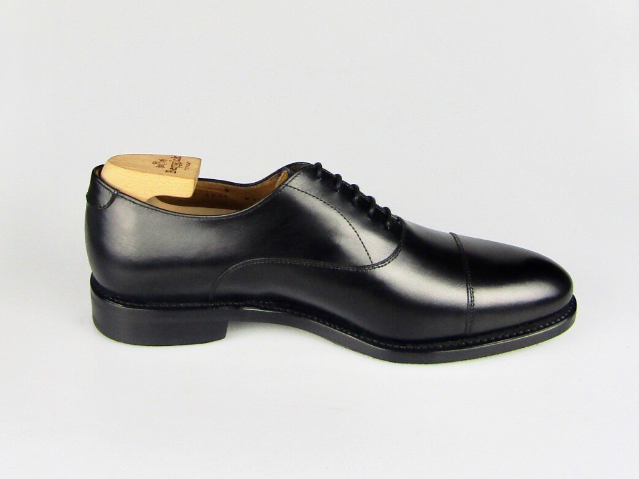 Berwick 4311 Black Calf Size 9.5 – Discount Shoe Sales Limited