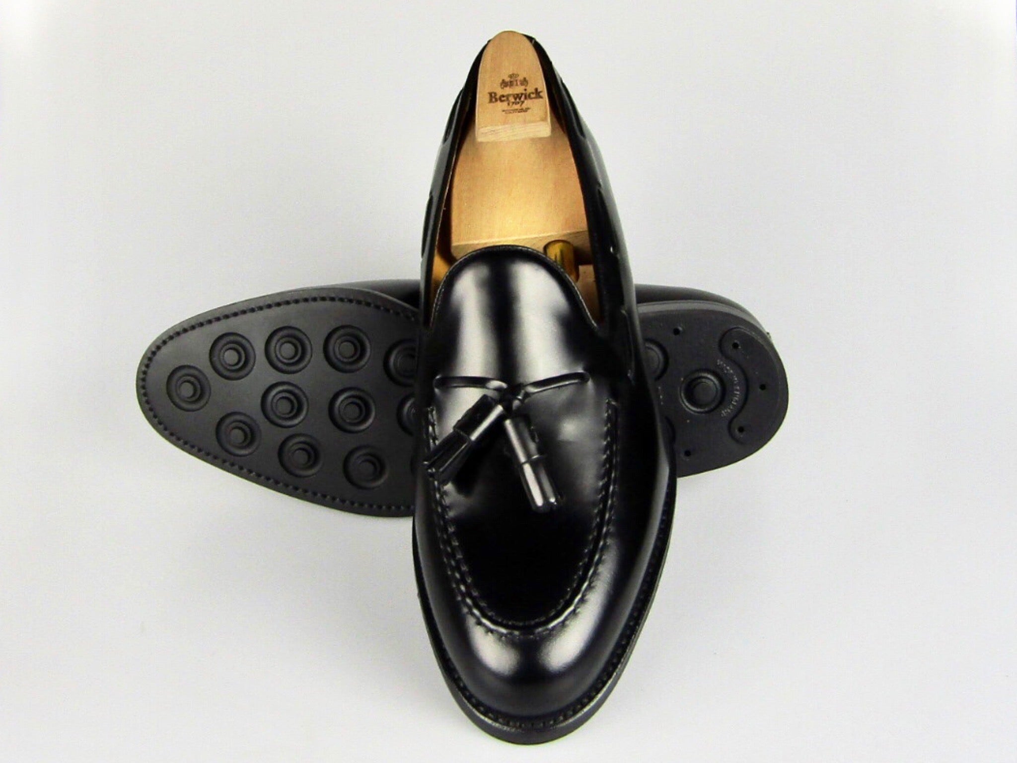 Berwick 8491 Black Polished Leather Dainite Sole